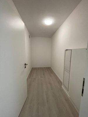 Moderner Flur mit Licht