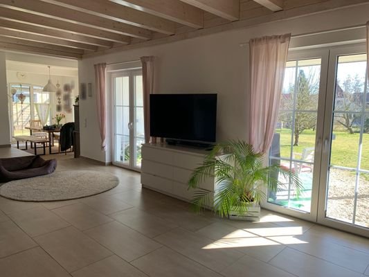 Wohnzimmer 1. Wohneinheit EG