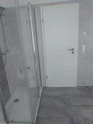 Großes Bad-Detail mit FBH