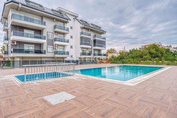 Elegant Property in a Complex Surrounded by Nature in Alanya