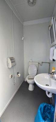 WC-Container mit sep. Damen-WC