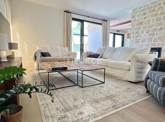 4-Bedroom Modern Villa with Castle Views in Biar Alicante