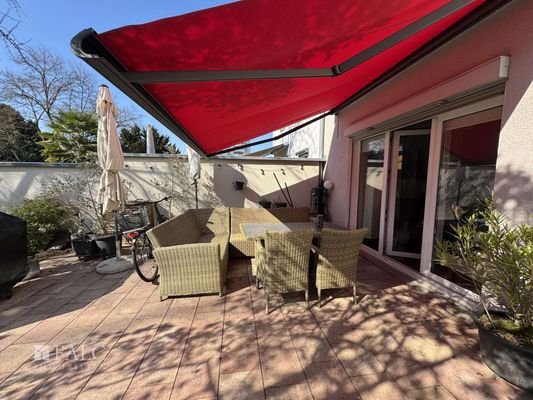 Terrasse mit Markise