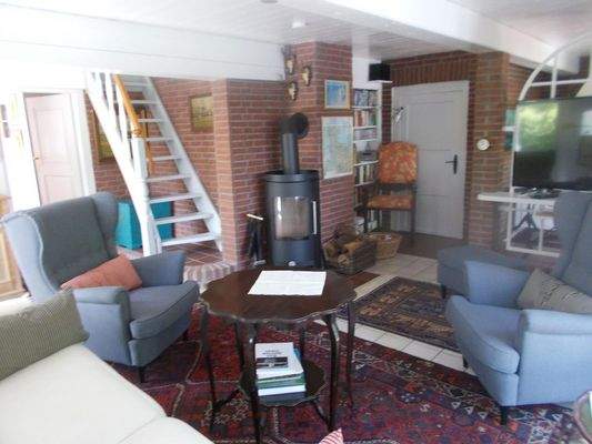 Wohnzimmer, Aufgang zum Boden