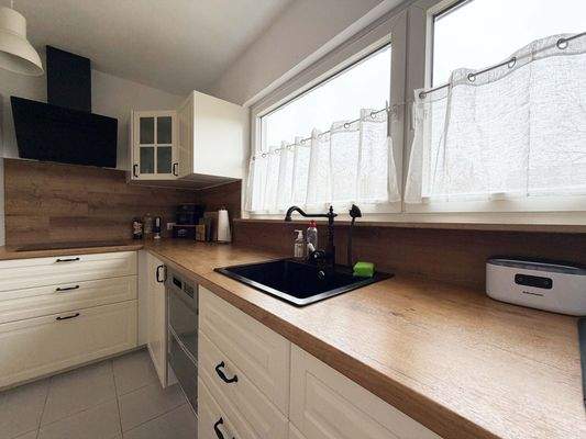 EG Küche: Tolle Arbeitsflächen erleichtern die Arbeit