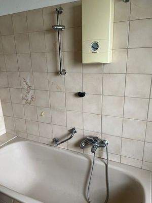 EG Bad Wohnung rechts