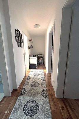 Flur OG mit Büroecke