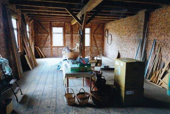 OG-Wirtschaftsgebäude über der Garage.jpg