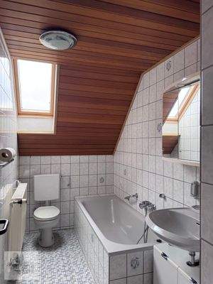 Badzimmer mit Wann im DG