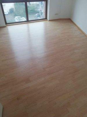 17 qm Raum mit Ahornparkett