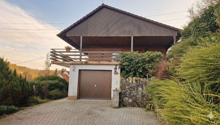 Haus, Garage, Vorplatz