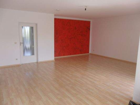 13-Wohnzimmer Blick aus der Küche.JPG