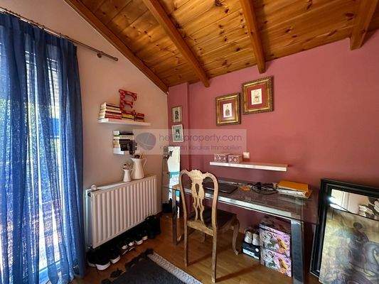 fc89e60b2d374c8fa44811a3e411f87e-original