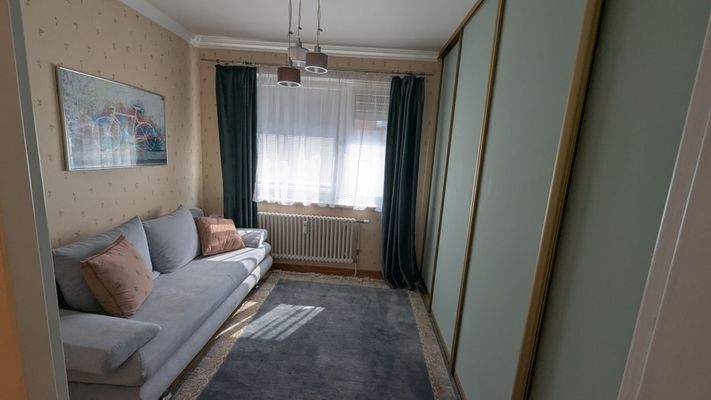 Zimmer mit Einbauschrank