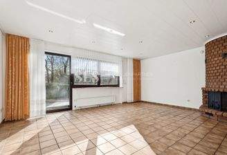 Wohnzimmer mit Kamin