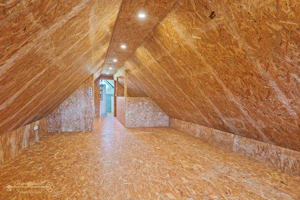 Ausgebauter Spitzboden Haupthaus