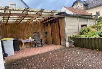 Terrasse und Schuppen