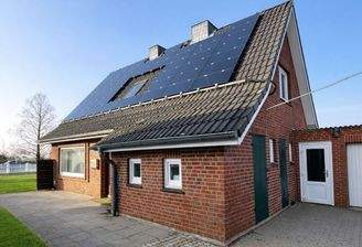 Hausansicht mit der Pv-Anlage