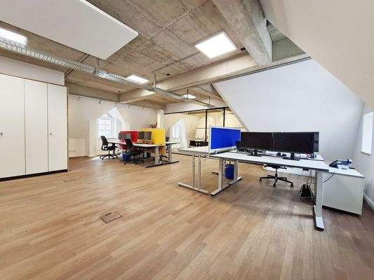 Raum 1 - offene Bürofläche Bild 2