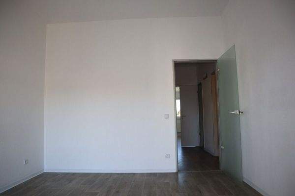 Wohnzimmer mit Blick zum Flur