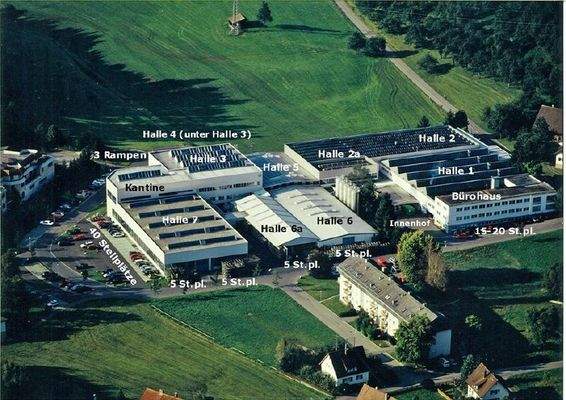 Luftbild Hallenübersicht