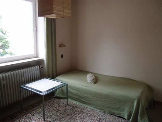 Kleines WG-Zimmer im EG (12 m²)