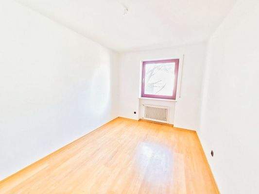 Ein weiteres Ihrer möglichen Kinder- oder Arbeitszimmer