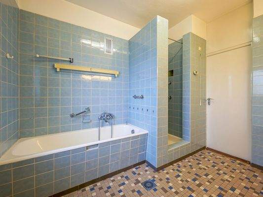 Badezimmer OG Ansicht 2