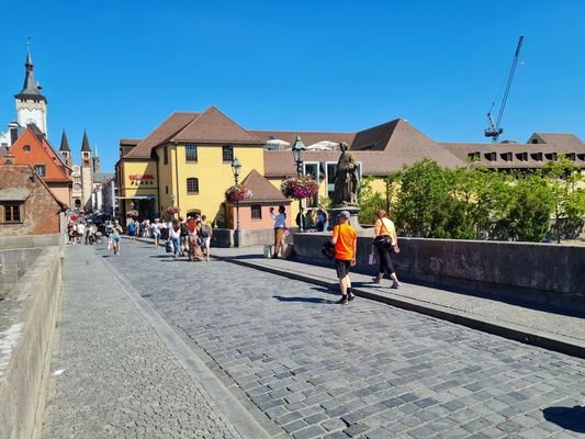 Mainbrücken-Panorama mit Teilansicht des "Wöhrl-Plazas", #152931