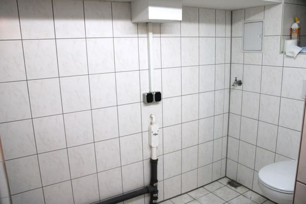 Waschraum mit Garten WC