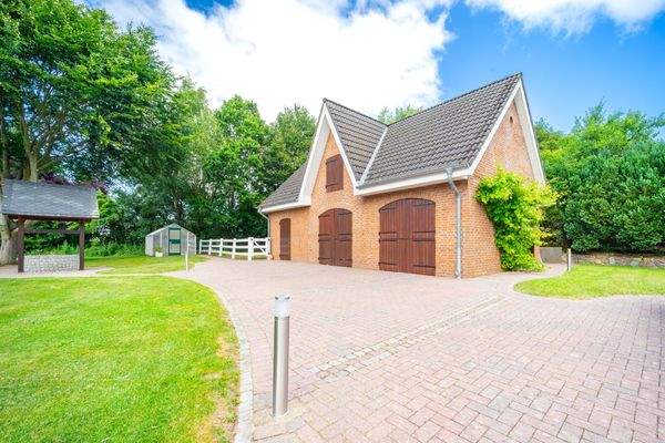 Stall-/Nebengebäude