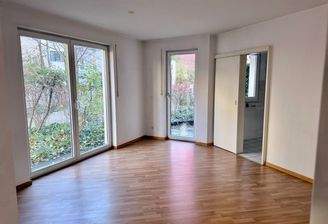 Wohlfülbereich blick zur Terrasse.jpeg