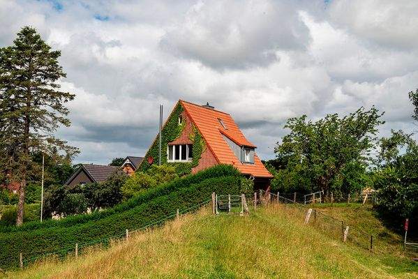 Ansicht aus Osten vom Deich aus