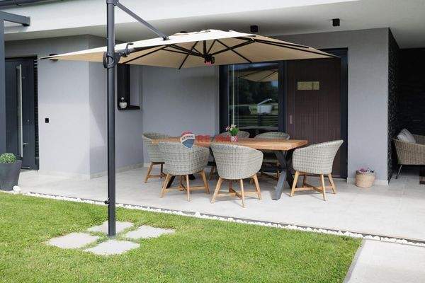 Terrasse  Frontansicht