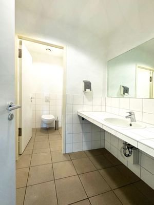 Exemplarisch Sanitäreinrichtungen.jpg