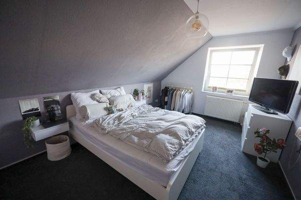 1b33b8bf-84ce-4c42-b2cc-0309f10c20ff