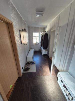 2. Wohnung - OG: Eingang/ Flur