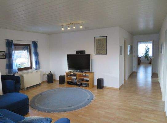 17-Dachgeschoss-Wohnen+Blick Flur.JPG