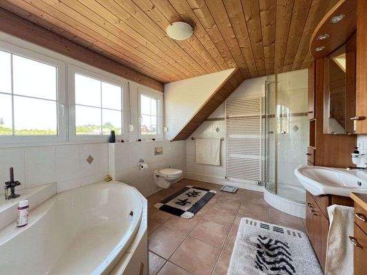 Helles Hauptbad im DG