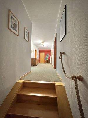 Treppenaufgang in's Hochparterre