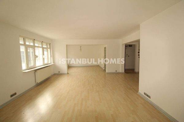 Duplex 4-Bedroom Flat 350 m off Sea in İstanbul Beyoğlu