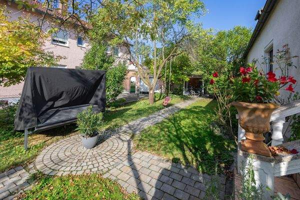 Schön angelegter Garten