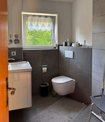 Badezimmer mit Dusche