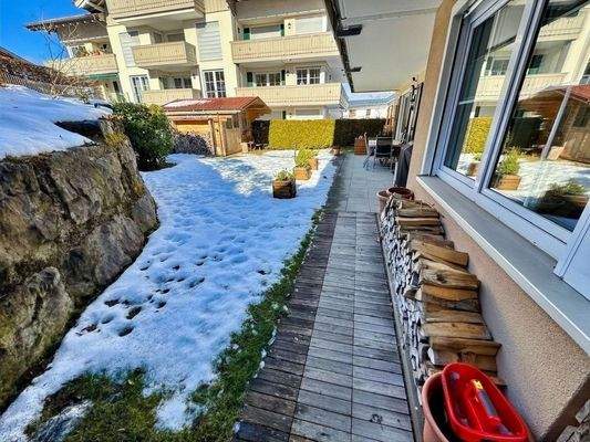 privater Garten mit Gartenhäuschen