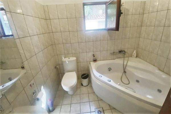 Schöne Villa mit einem separaten zweiten Haus zum Verkauf in Gavalochori