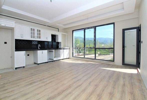 Nature-View Flats near the Sea in Çınarcık Yalova