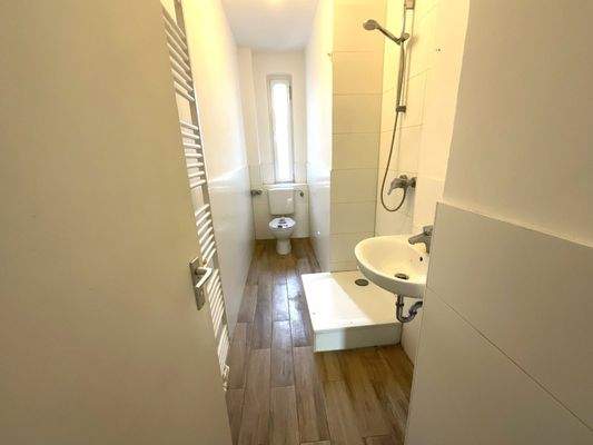 Bad mit Dusche