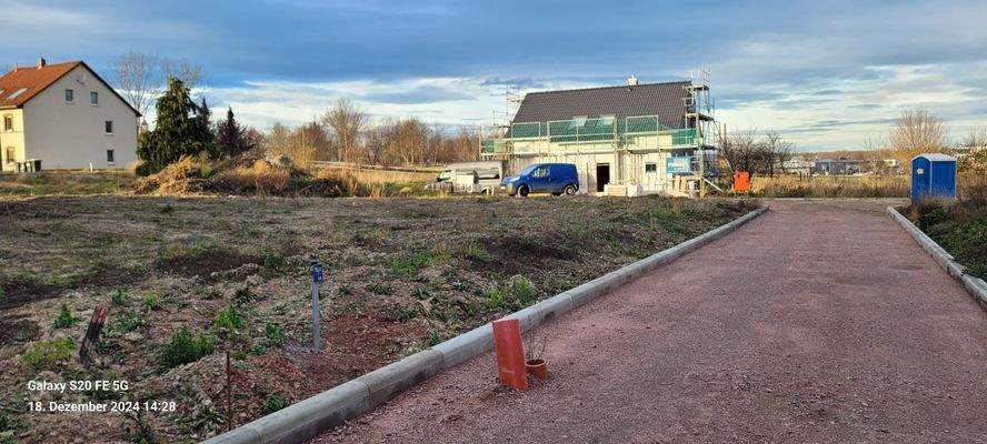 Die Medien liegen drin und schon wird gebaut.