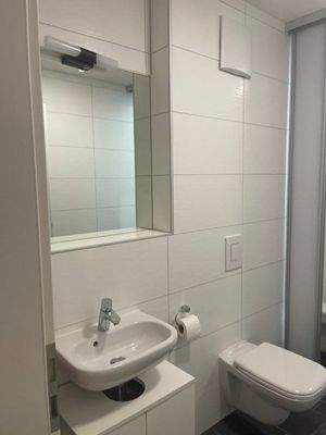 vorderer Teil vom Badezimmer