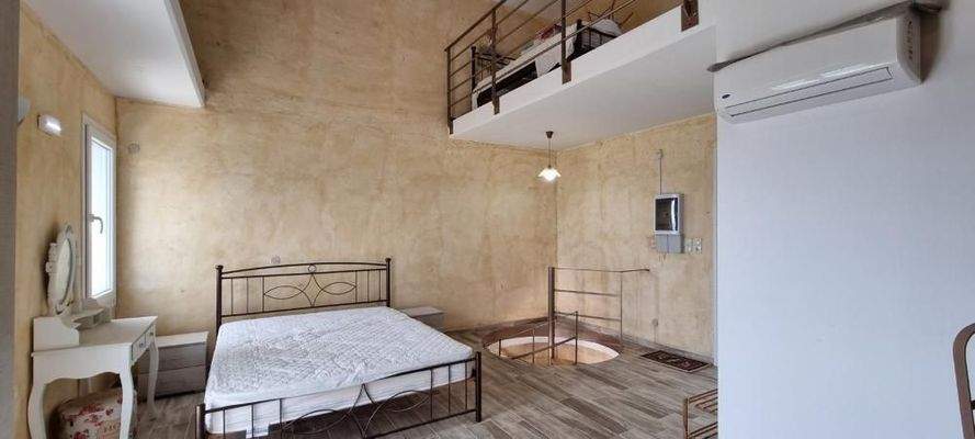 Kreta, Skalani: Gebäude mit 2 Wohnungen in toller Lage zu verkaufen